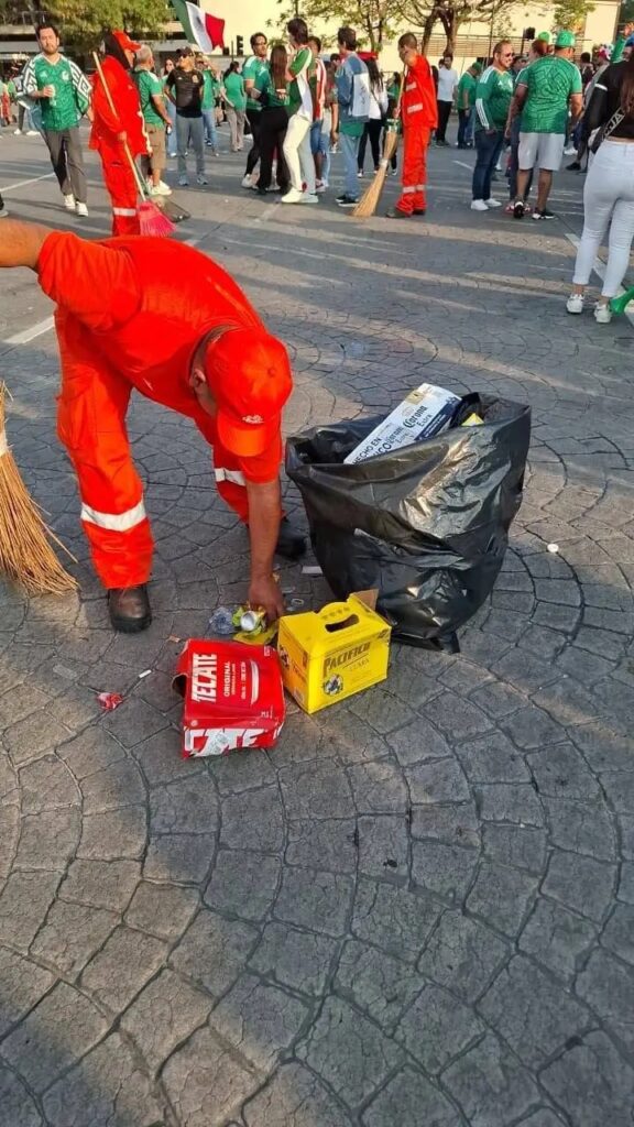 Retiran casi 37 toneladas de basura el primer día del Fan Festival, en Guadalajara.