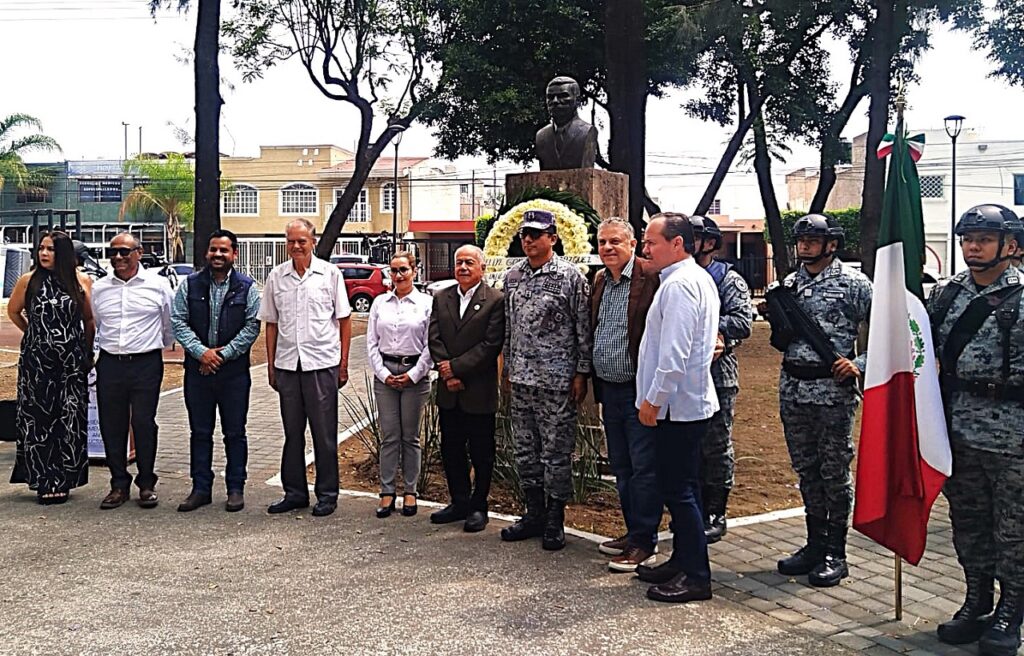 Homenaje a Felipe González Velázquez por 40 años de legado.