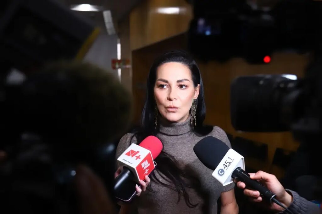 Mery Pozos: Hay 12 mil mdp federales para agua.
