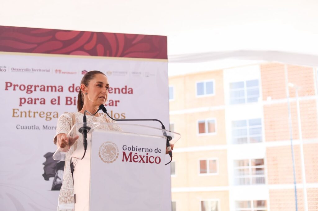 Entrega Sheinbaum viviendas en Morelos.